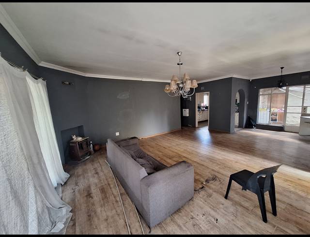 4 BEDROOM HOUSE FOR SALE IN VANDERBIJLPARK SE 7